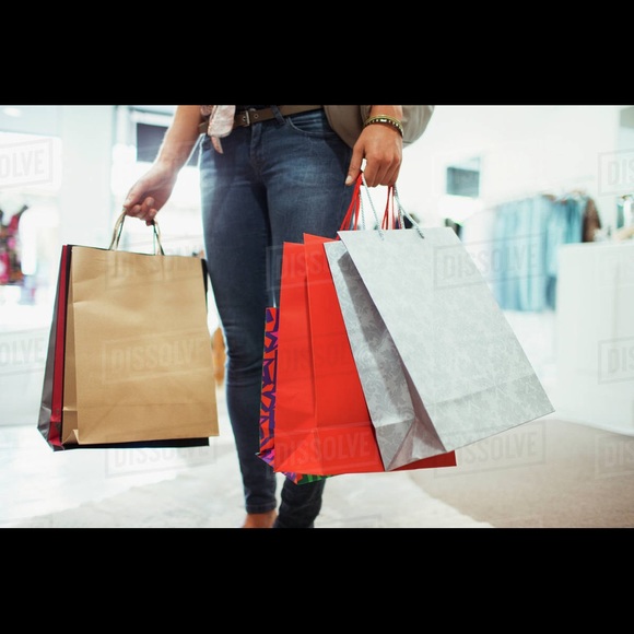 Meet your Posher, Jennifer - Picture 2 of 2